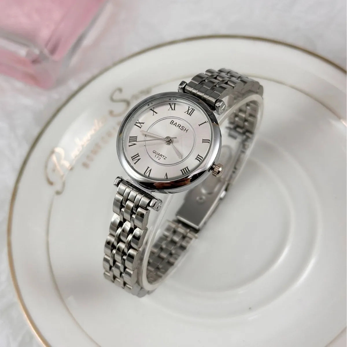 Women's Watch Alloy Strap Exquisite Ladies' Watches Simple Thin Compact Fashion Wrist Watch Clock UTHAI