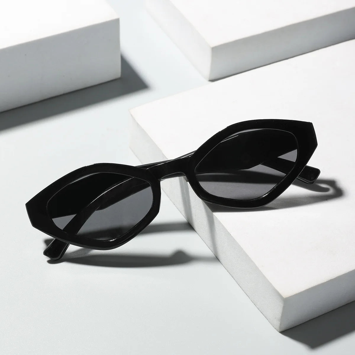 Unisex Fashion Retro Cat Eye Sunglasses Luxury Brand Men's Fashion Goggles Trendy Outdoor Driving Travel UV400 Sunglasses