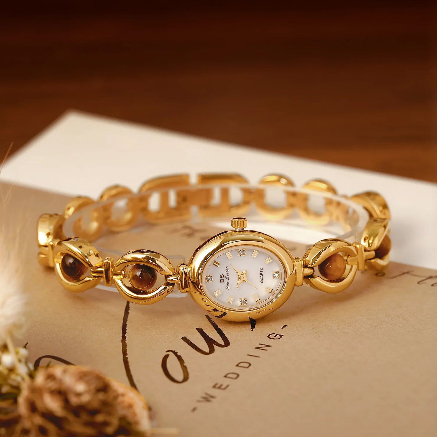 Luxury Elegant Ladies Watch Waterproof Fashionable Oval Mother-of-Pearl Dial Gold Bracelet Quartz Wrist Watches Gift Women