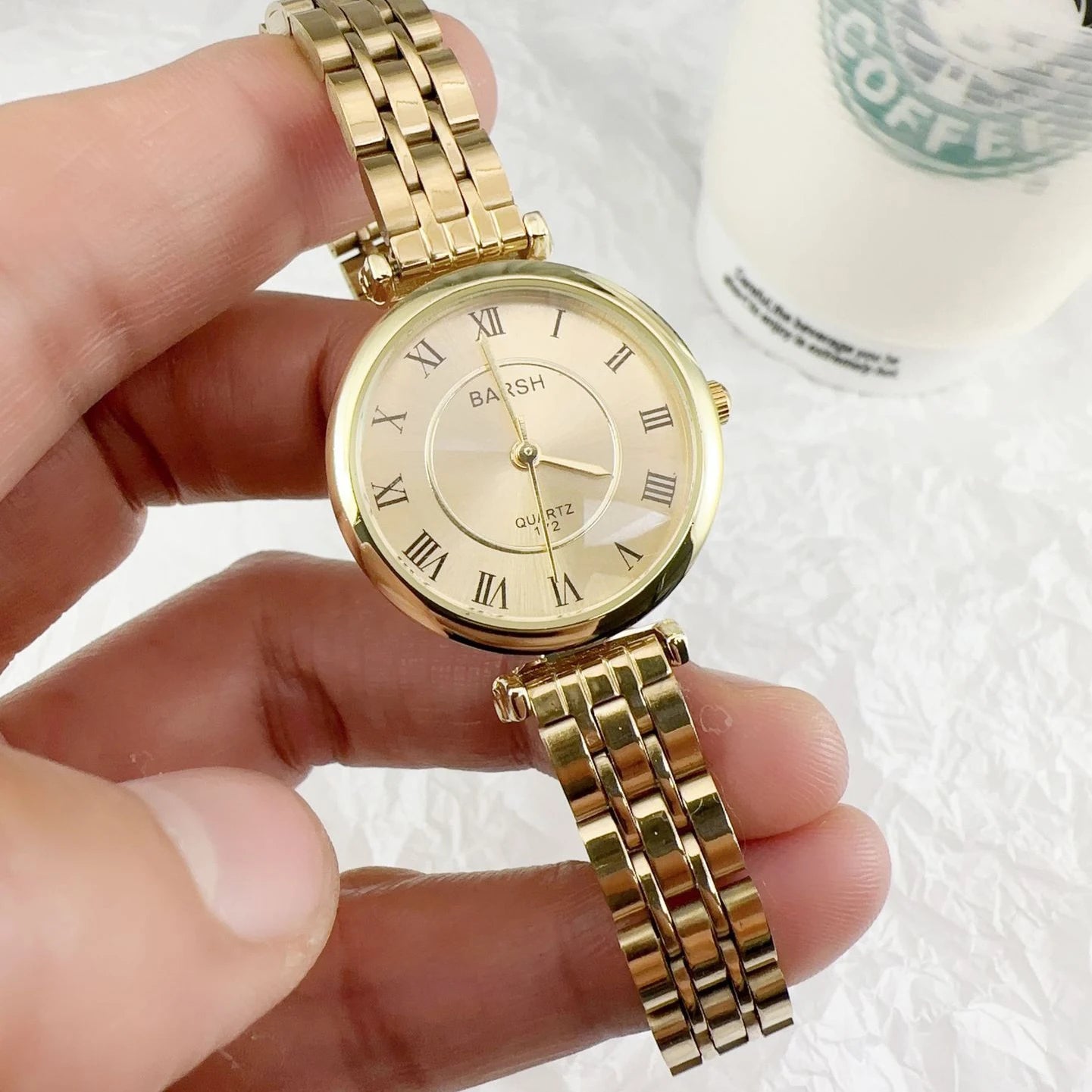 Women's Watch Alloy Strap Exquisite Ladies' Watches Simple Thin Compact Fashion Wrist Watch Clock UTHAI