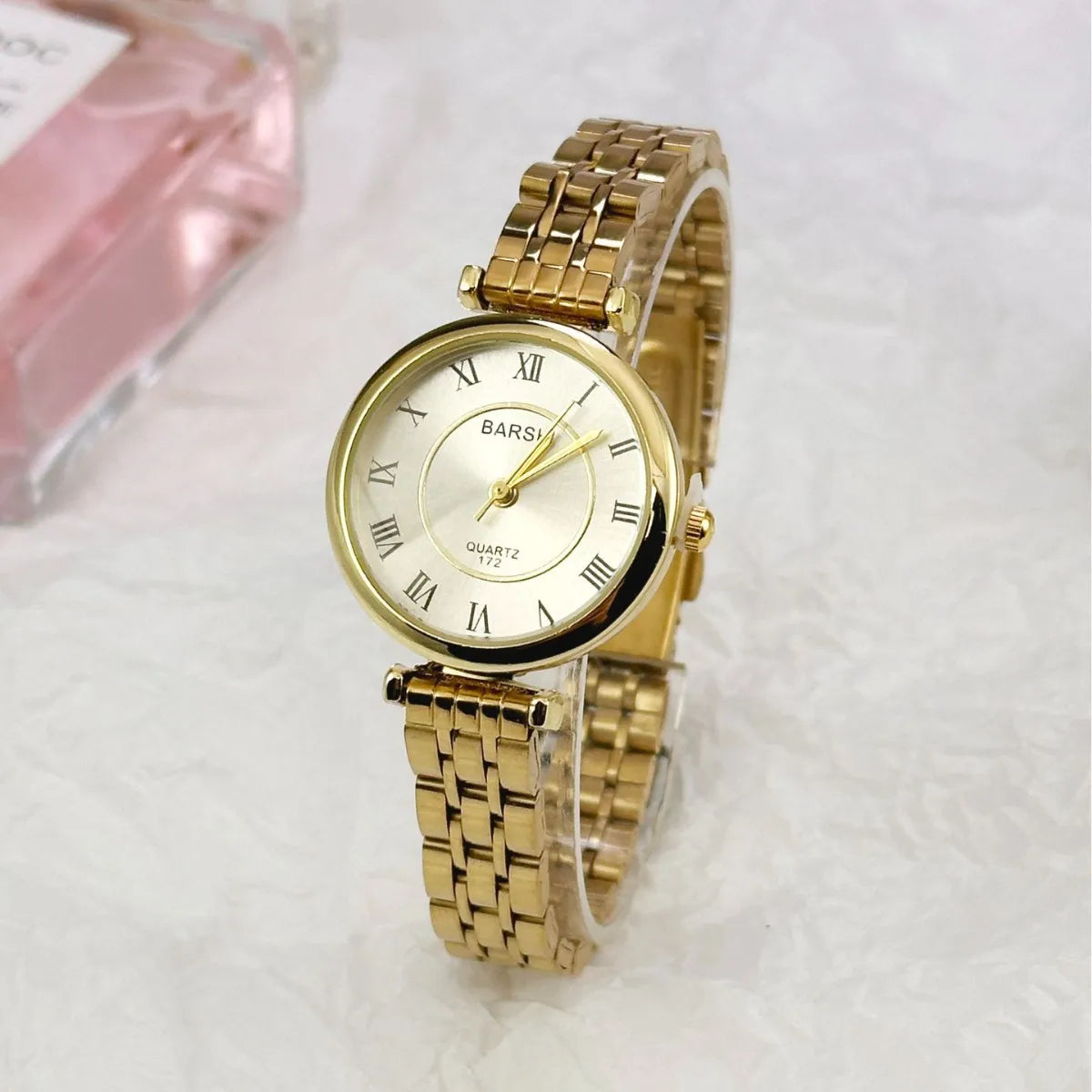 Women's Watch Alloy Strap Exquisite Ladies' Watches Simple Thin Compact Fashion Wrist Watch Clock UTHAI
