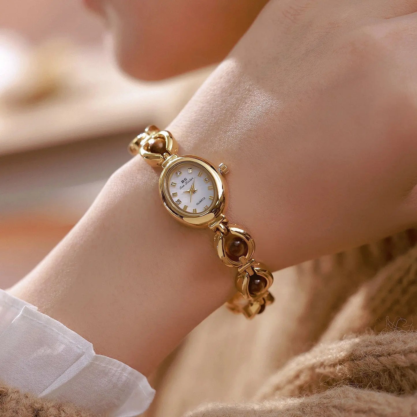Luxury Elegant Ladies Watch Waterproof Fashionable Oval Mother-of-Pearl Dial Gold Bracelet Quartz Wrist Watches Gift Women