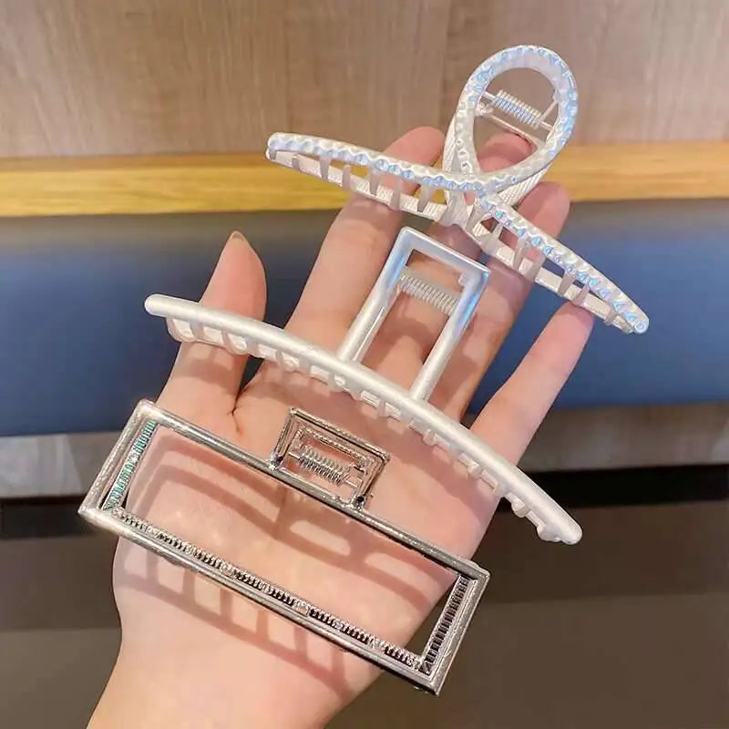 Simple Metal Hollow Out Geometric Claw Ladies Elegant Hair Accessories Cross Crab Bath Clip For Women Fashion Girl Headwear