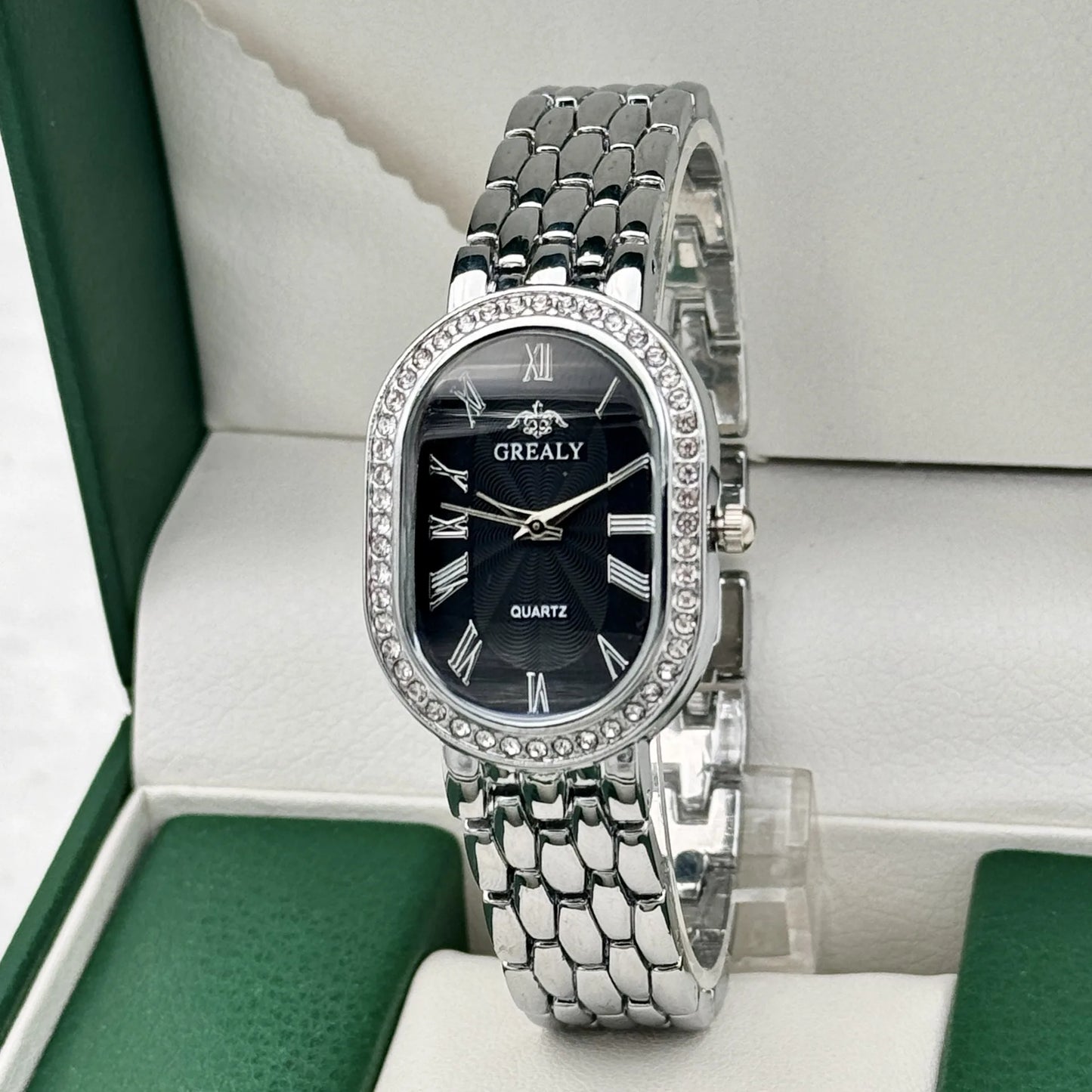 Ladies Watches Fashion Luxury Wrist Watch Diamond Encrusted Oval Roman Numeral Dial Couple Quartz Watch Women Clock Gifts