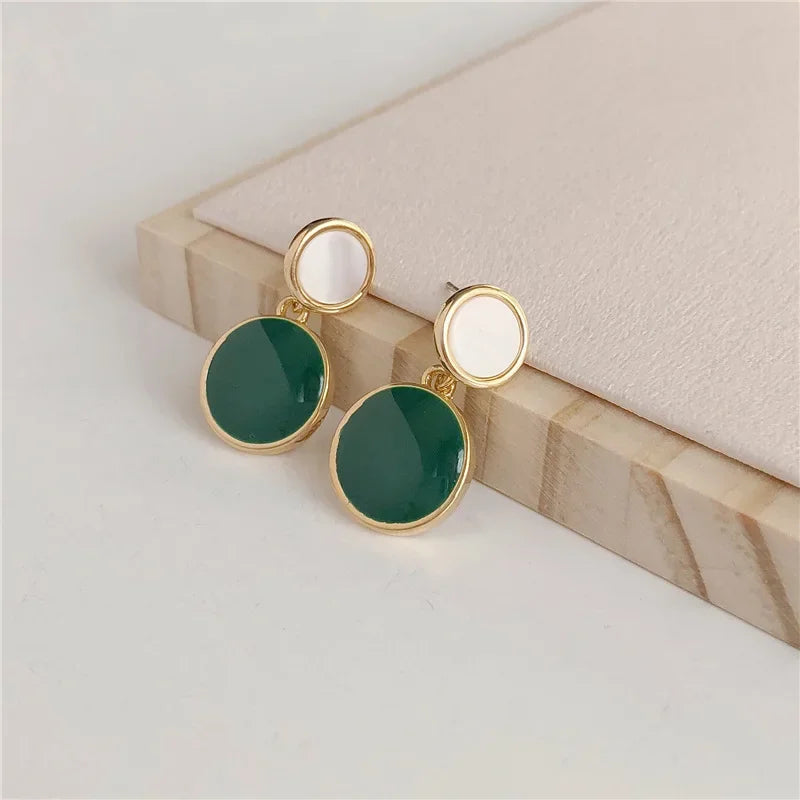 Exquisite Trendy Geometric Circle Shell Stud Earrings for Women Cute Pink Enamel Korea Dangle Earring Jewelry Accessory Gift