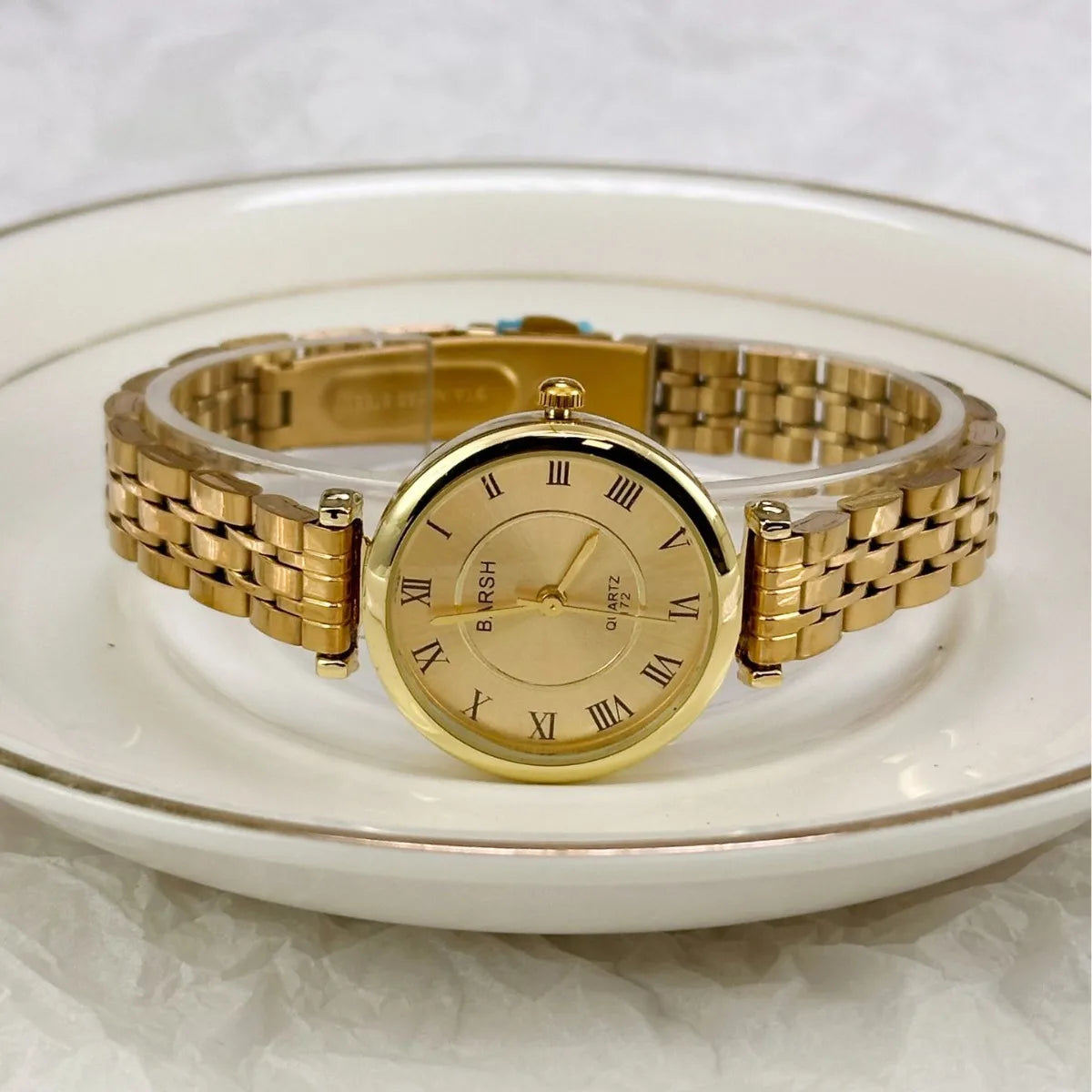 Women's Watch Alloy Strap Exquisite Ladies' Watches Simple Thin Compact Fashion Wrist Watch Clock UTHAI