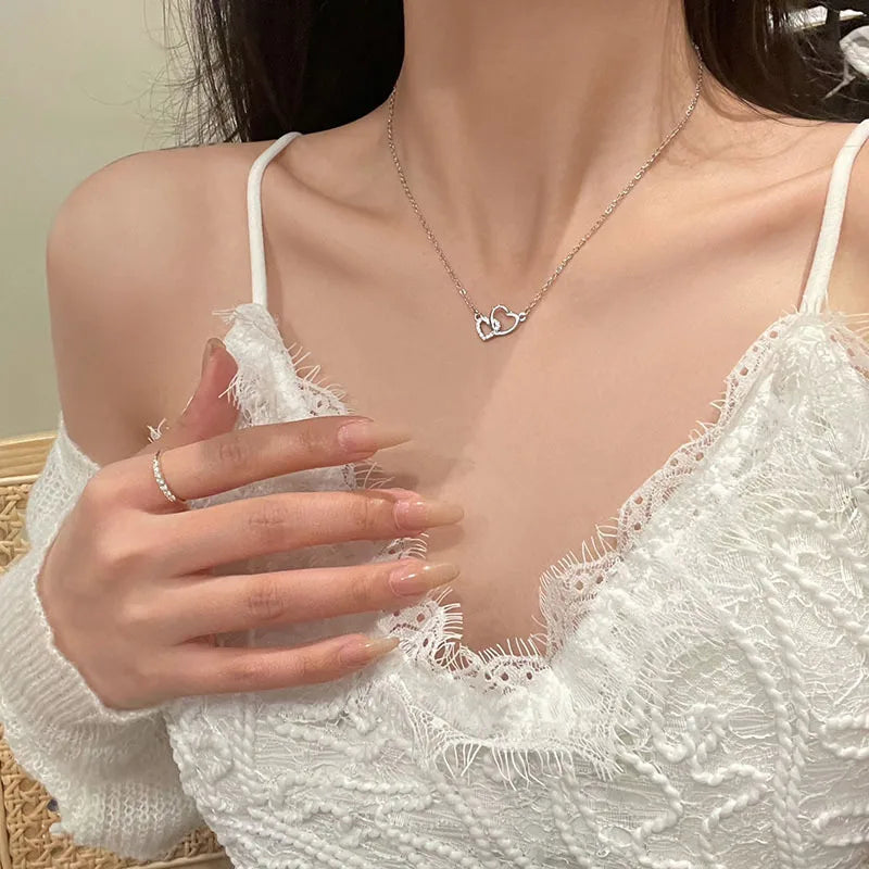 Romantic Simple Double Heart Pendant Necklace for Women Exquisite Crystal Pendant Silver Color Clavicle Chain Wedding Jewelry